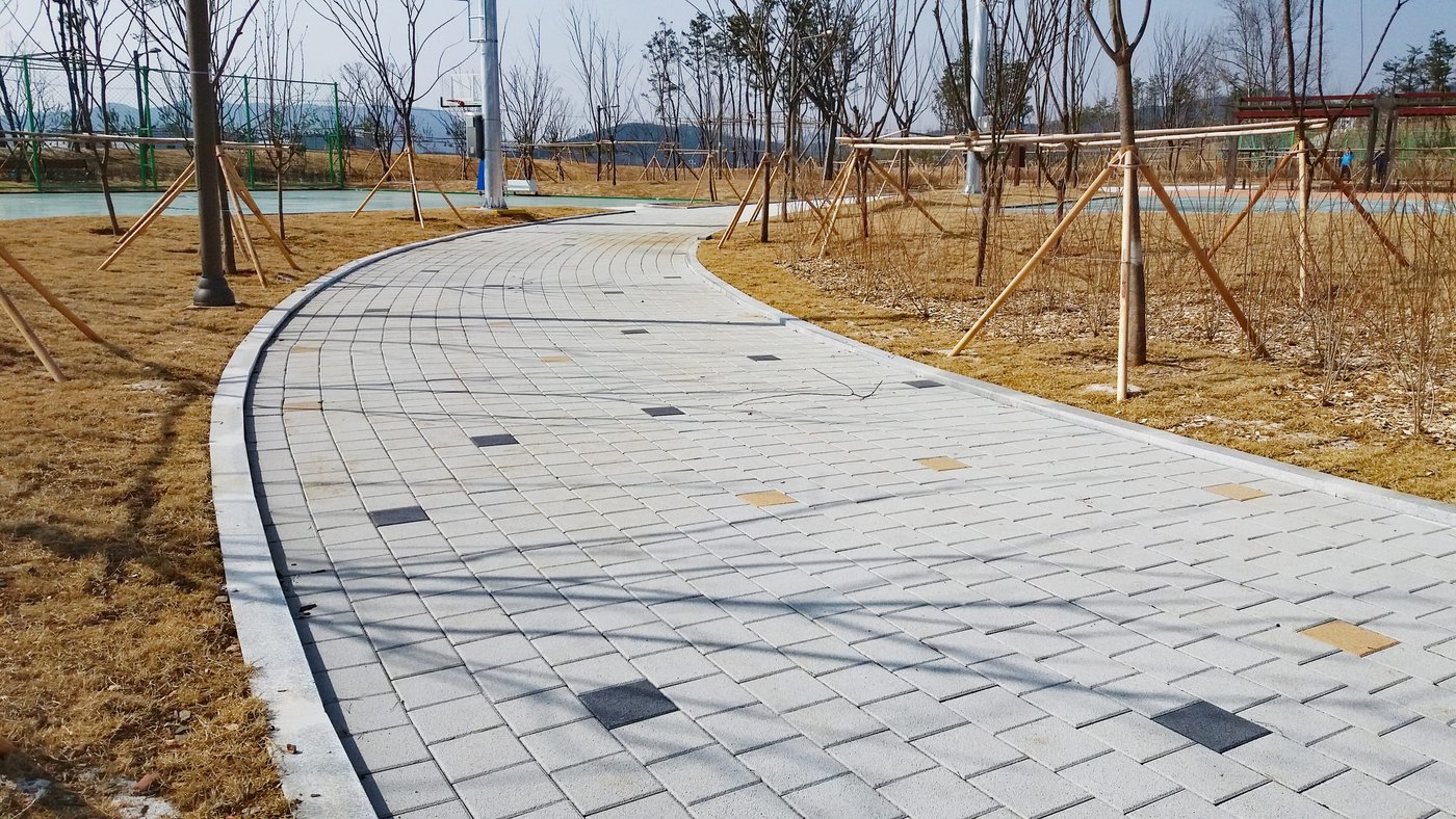 규격·단가로 정해지는 국내 보도 풍경